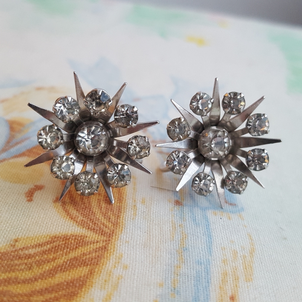 🌙Vintage BN Rhinestone Screwback Earrings